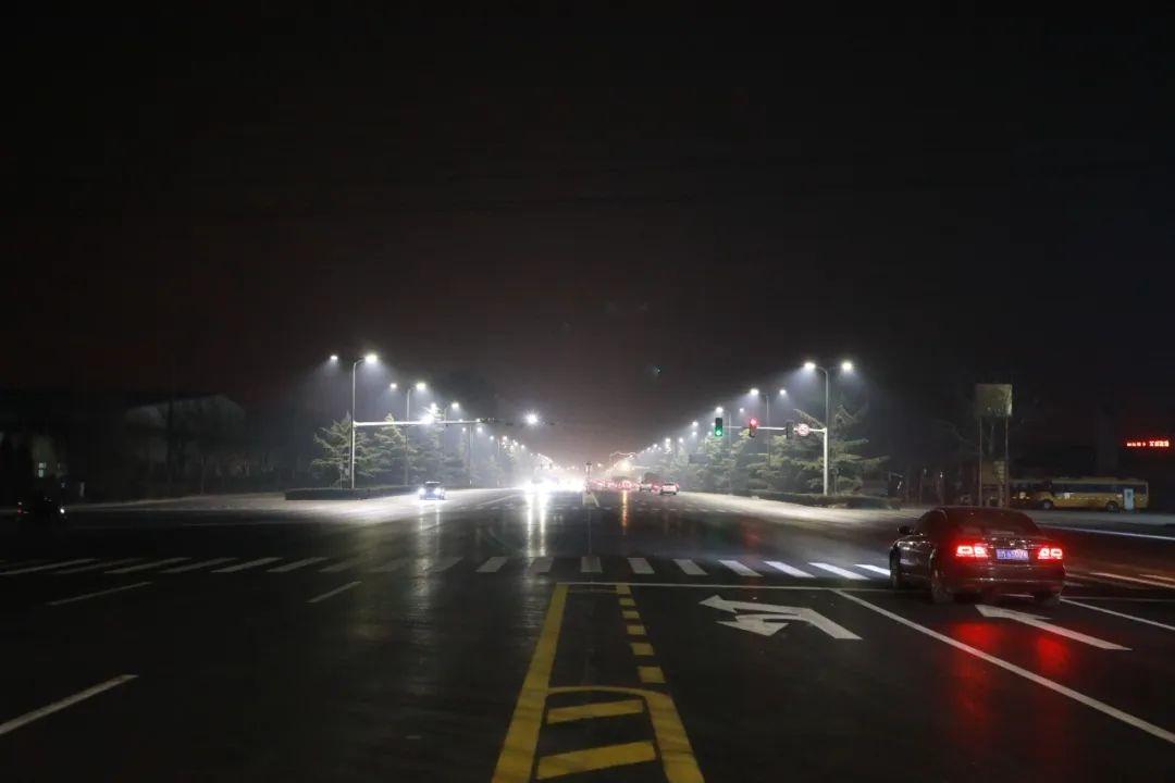 山西運城鹽湖高新區道路路燈“亮化”升級點亮市民出行路---豐朗光電