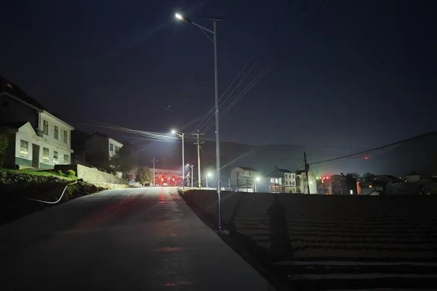 湖北宜昌五峰縣仁和坪鎮推進道路亮化建設和美鄉村---豐朗光電