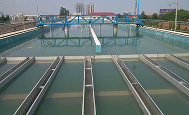 行車式刮泥機(jī)