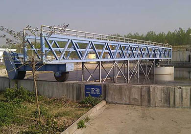 中心轉(zhuǎn)動刮泥機(jī)